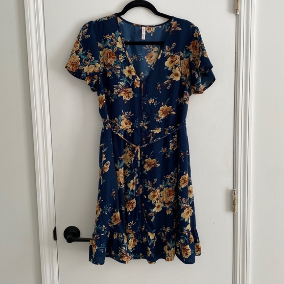 Xhilaration Target Blue Floral Short Sleeve Dress with Pockets - Picture 1 of 16
